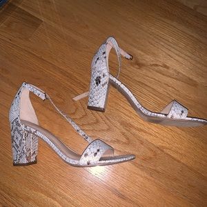 Kelly & Katie Snake print sandals size 8